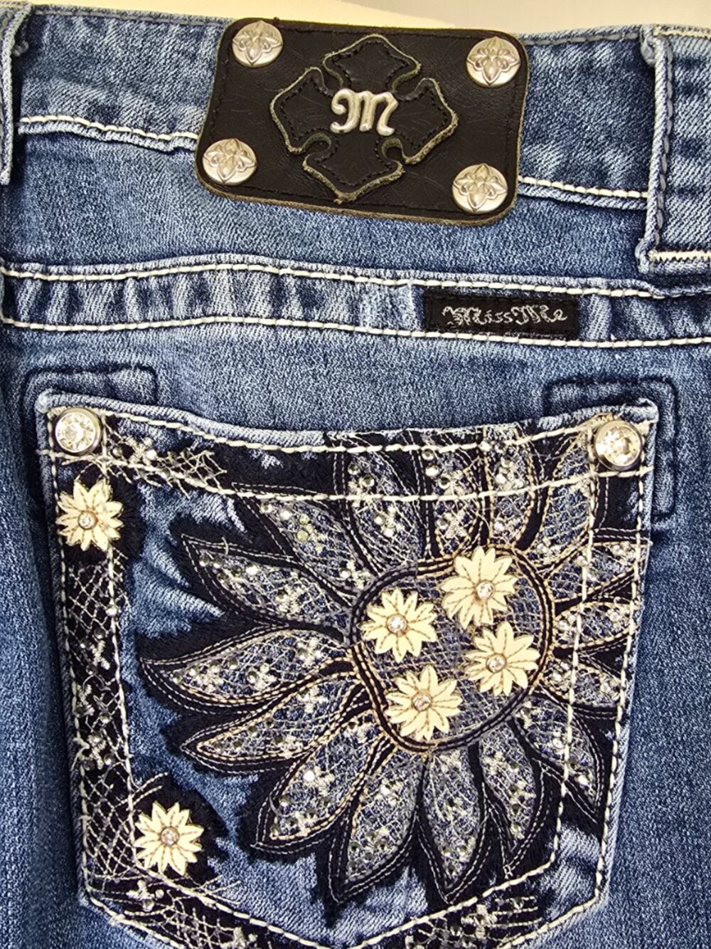 Miss Me Sunflower Bootcut Jeans Embroidered Lace Pocket Rhinestone Size 29